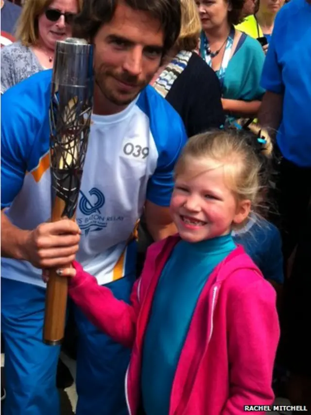 Ismay Mitchell and Colin Gregor with the Queen's Baton