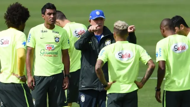 Brazil players and Luiz Felipe Scolari