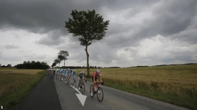 Riders head towards Lille