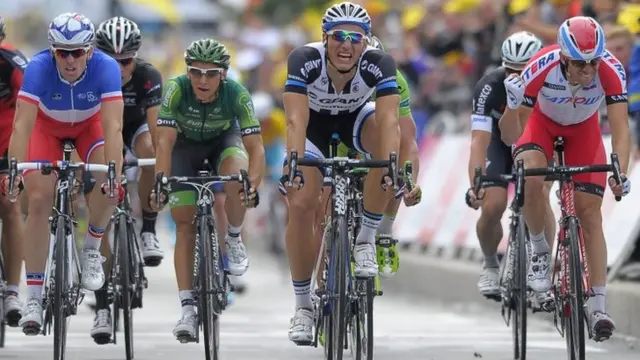 Marcel Kittel just edges the fourth stage in Lille