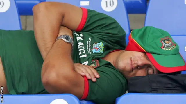 A sleeping Bangladesh fan