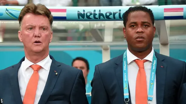 Netherlands coach Louis van Gaal and assistant Patrick Kluivert