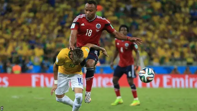 Neymar and Juan Zuniga