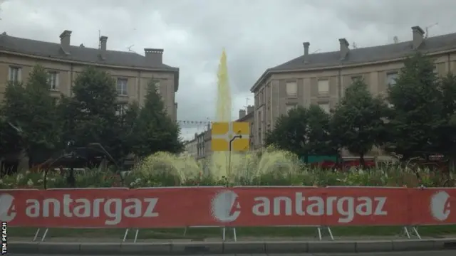 A yellow fountain