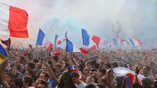 French fans