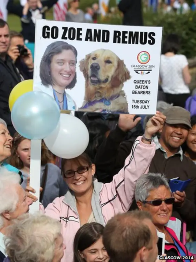 Support for Zoe MacLean at Queen's Baton Relay