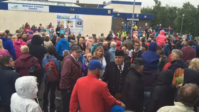 Neilston welcomes the Queen's Baton