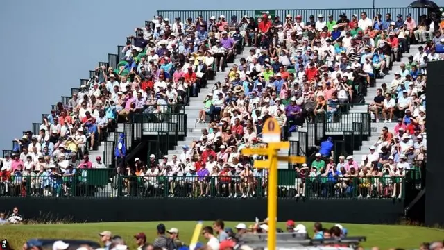 A view of the crowd