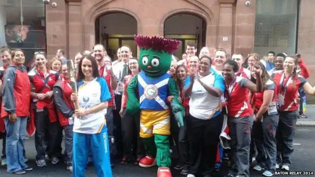 Clydesiders meet the baton outside 2014 HQ