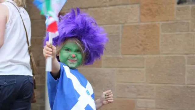 Child near the University of Glasgow