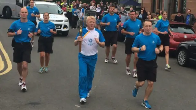 Gordon Strachan with the baton