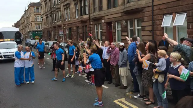 Support in Govanhill for the Queen's Baton