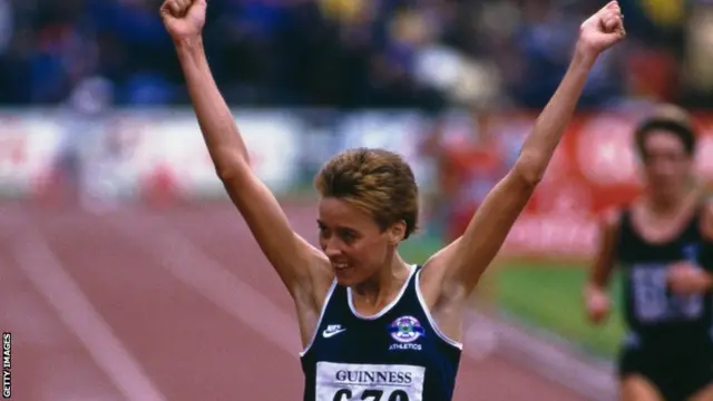 Liz McColgan wins Commonwealth gold in Edinburgh in 1986