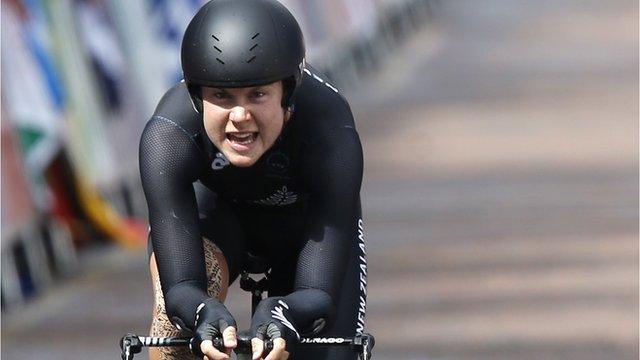 Glasgow 2014: Villumsen snatches gold from Emma Pooley