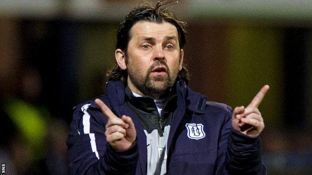 Dundee manager Paul Hartley