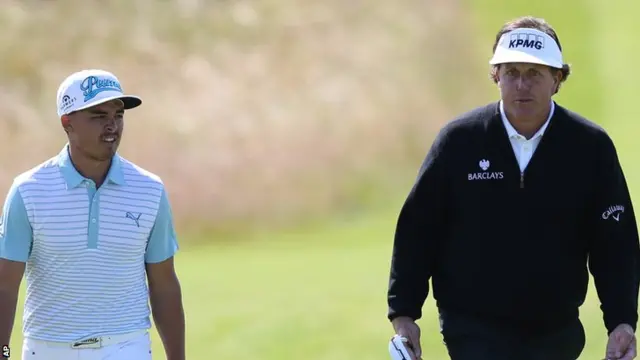 Rickie Fowler (left) and Phil Mickelson