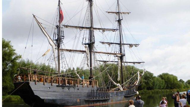 The 'Wonder' on the Gloucester and Sharpness Canal