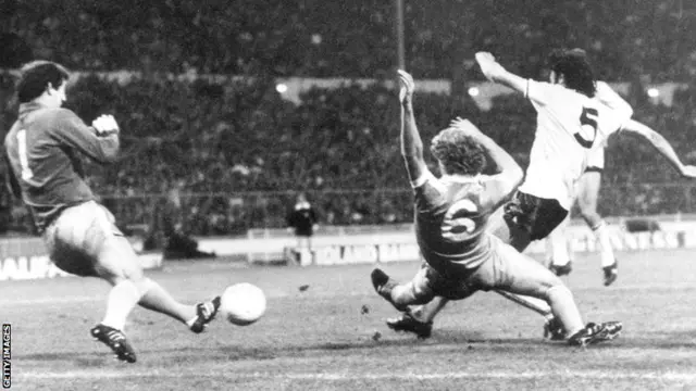 Ricky Villa scores for Spurs in the 1981 FA Cup final replay