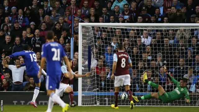 Diego Costa scores to make it 1-1 for Chelsea against Burnley