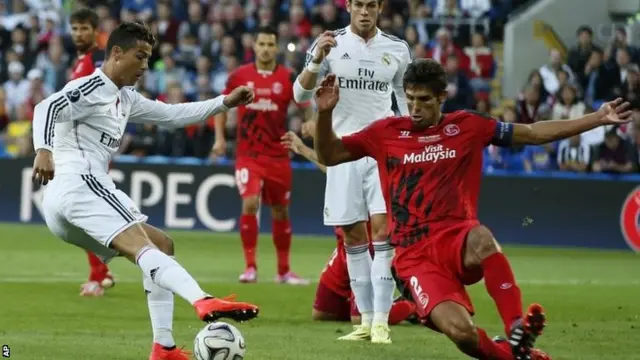 Federico Fazio blocks Cristiano Ronaldo's shot