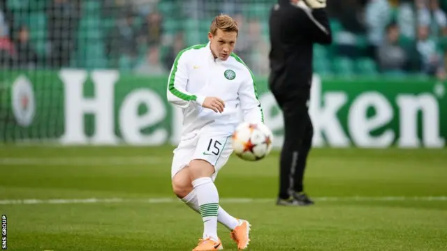 Kris Commons warming up at Celtic Park