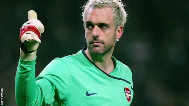 Manuel Almunia in action for Arsenal