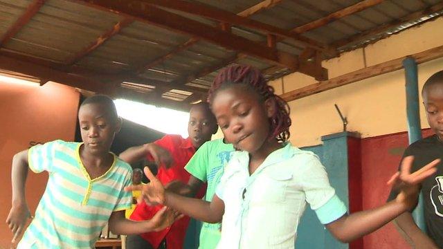 Children from Ghetto Kids in rehearsal