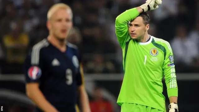 Scotland goalkeeper David Marshall (right)