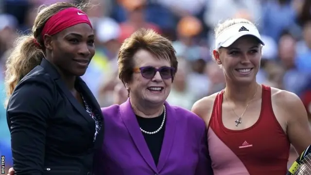 Tennis great Billie Jean King poses with Serena Williams and Caroline Wozniacki