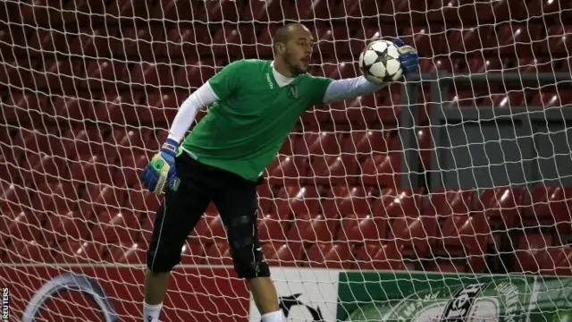 Milan Borjan warms up