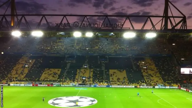 Borussia Dortmund v Arsenal