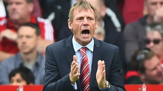 Nottingham Forest manager Stuart Pearce shout to his team from the sideline