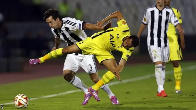 Andros Townsend (centre right) in action for Tottenham