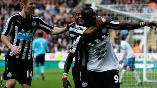 Papiss Cisse celebrates his goal against Hull