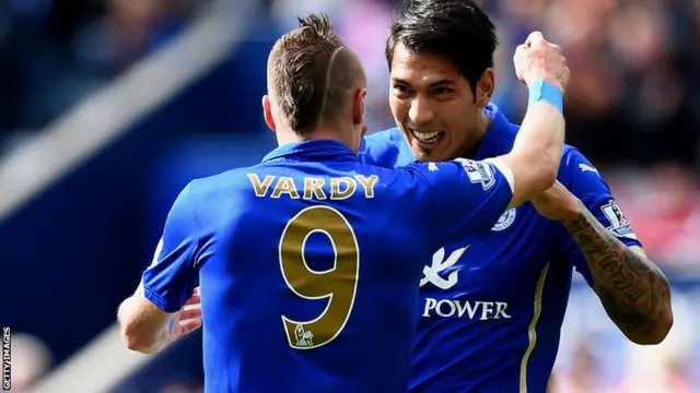 Leonardo Ulloa celebrates for Leicester