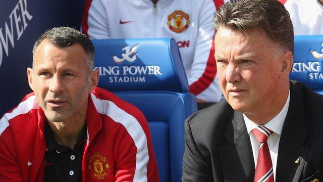 Manchester United's Ryan Giggs and Louis van Gaal