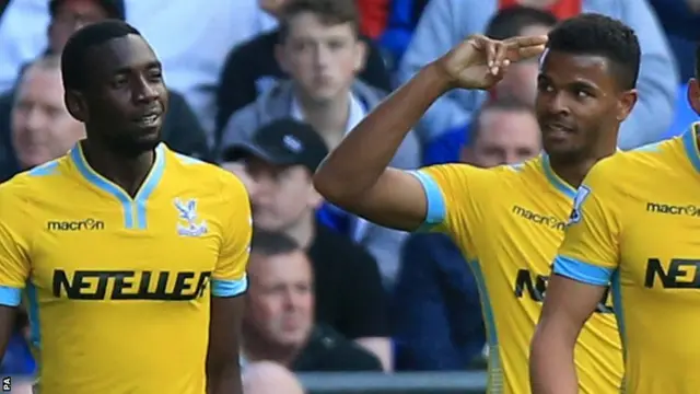 Fraizer Campbell celebrates scoring for Crystal Palace