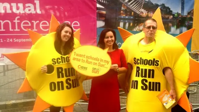 Caroline Flint with Friends of the Earth campaigners