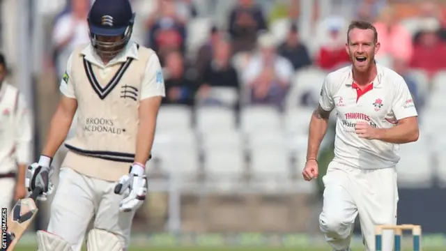 Dawid Malan dismissed by Luke Proctor