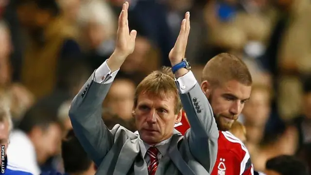 Nottingham Forest manager Stuart Pearce thanks the crowd