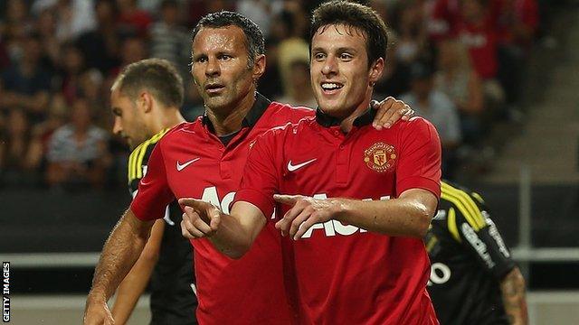 Manchester United loaned Chile's Angelo Henriquez to Dinamo Zagreb