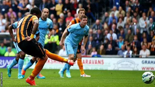 Abel Hernandez scores