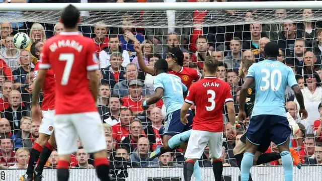 Diafra Sakho scores for West Ham