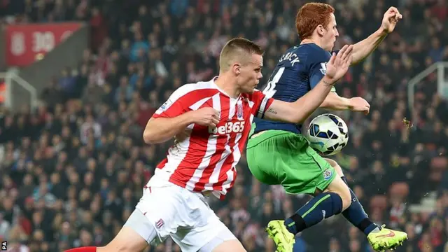 Jack Colback misses a sitter for Newcastle United