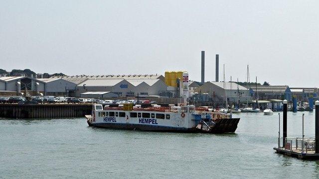 Cowes floating bridge