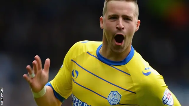 Chris Maguire celebrates for Sheffield Wednesday