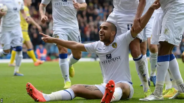 Giuseppe Bellusci celebrates for Leeds