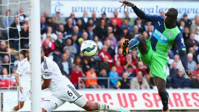 Papiss Cisse scores his second for Newcastle against Swansea