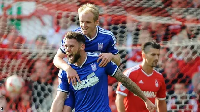 Ipswich's Daryl Murphy celebrates