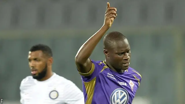 Khouma Babacar celebrates his goal for Fiorentina